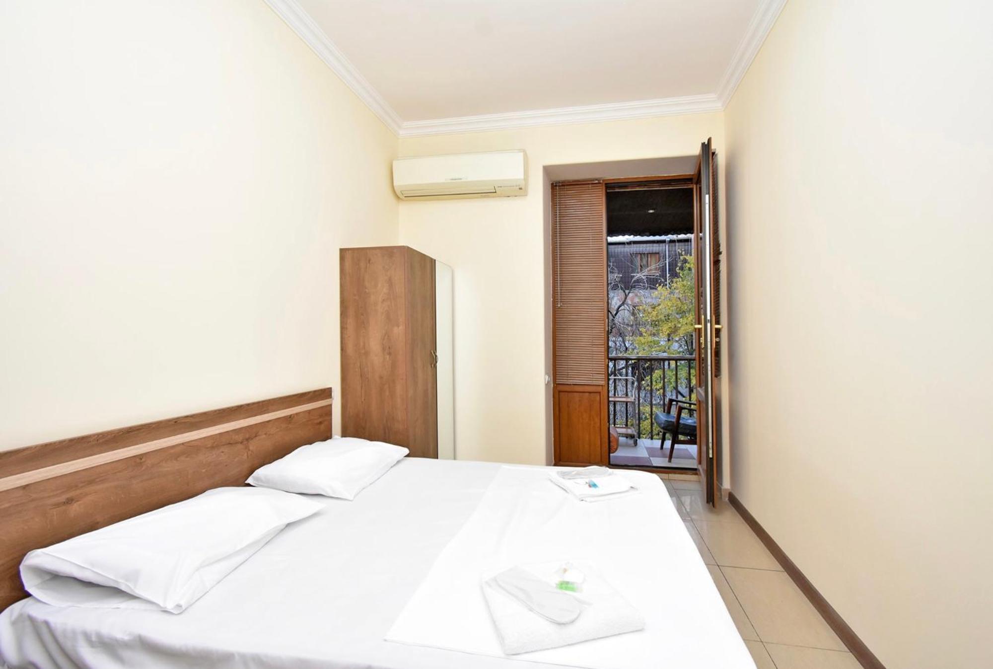 Hotel Costa Yerevan Ngoại thất bức ảnh