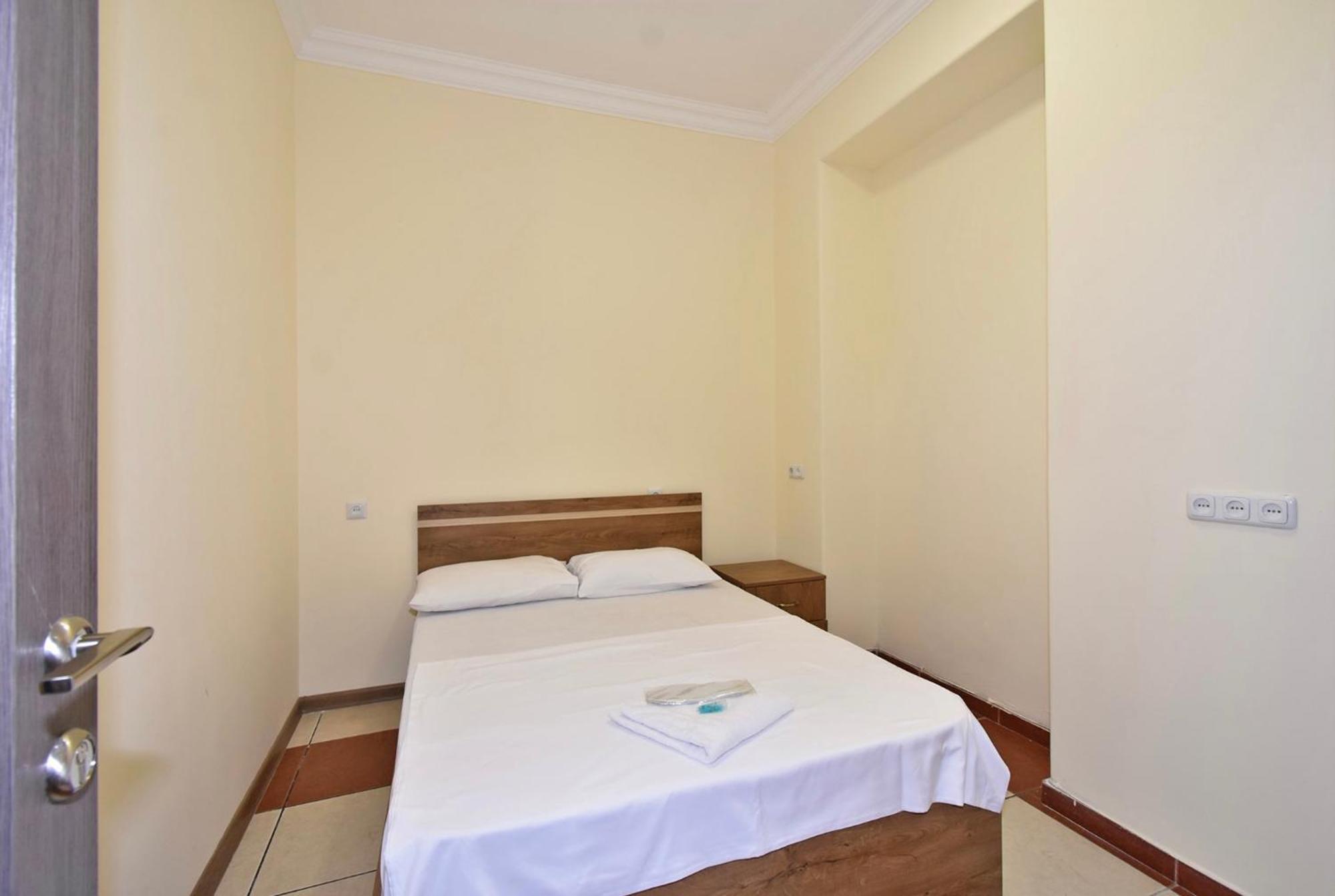 Hotel Costa Yerevan Ngoại thất bức ảnh