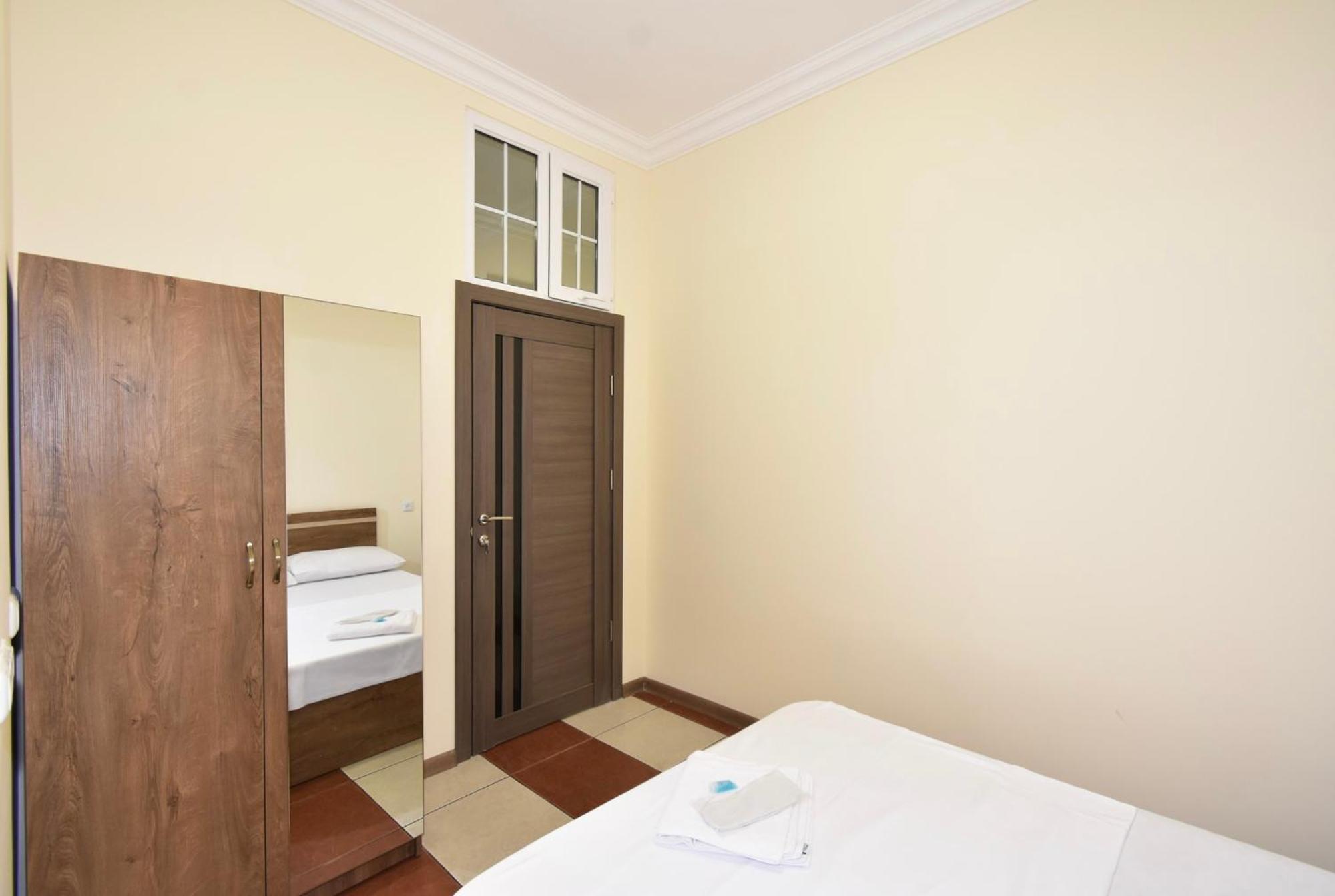 Hotel Costa Yerevan Ngoại thất bức ảnh